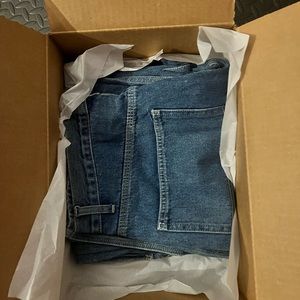 4 pairs of jeans for Peggy